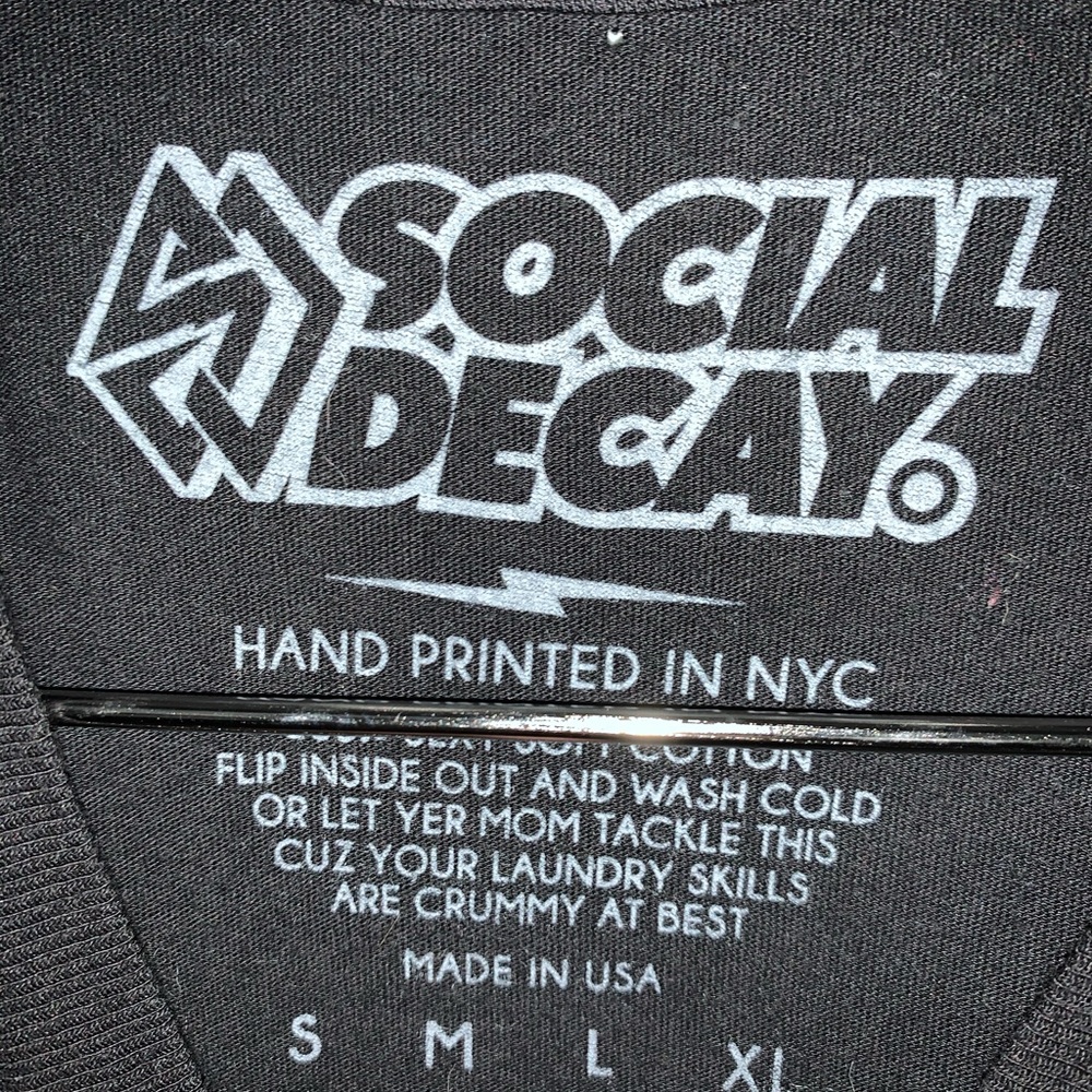 T-shirt - Picture 2 of 3